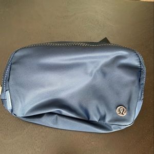 Lululemon Belt Bag Navy NWT